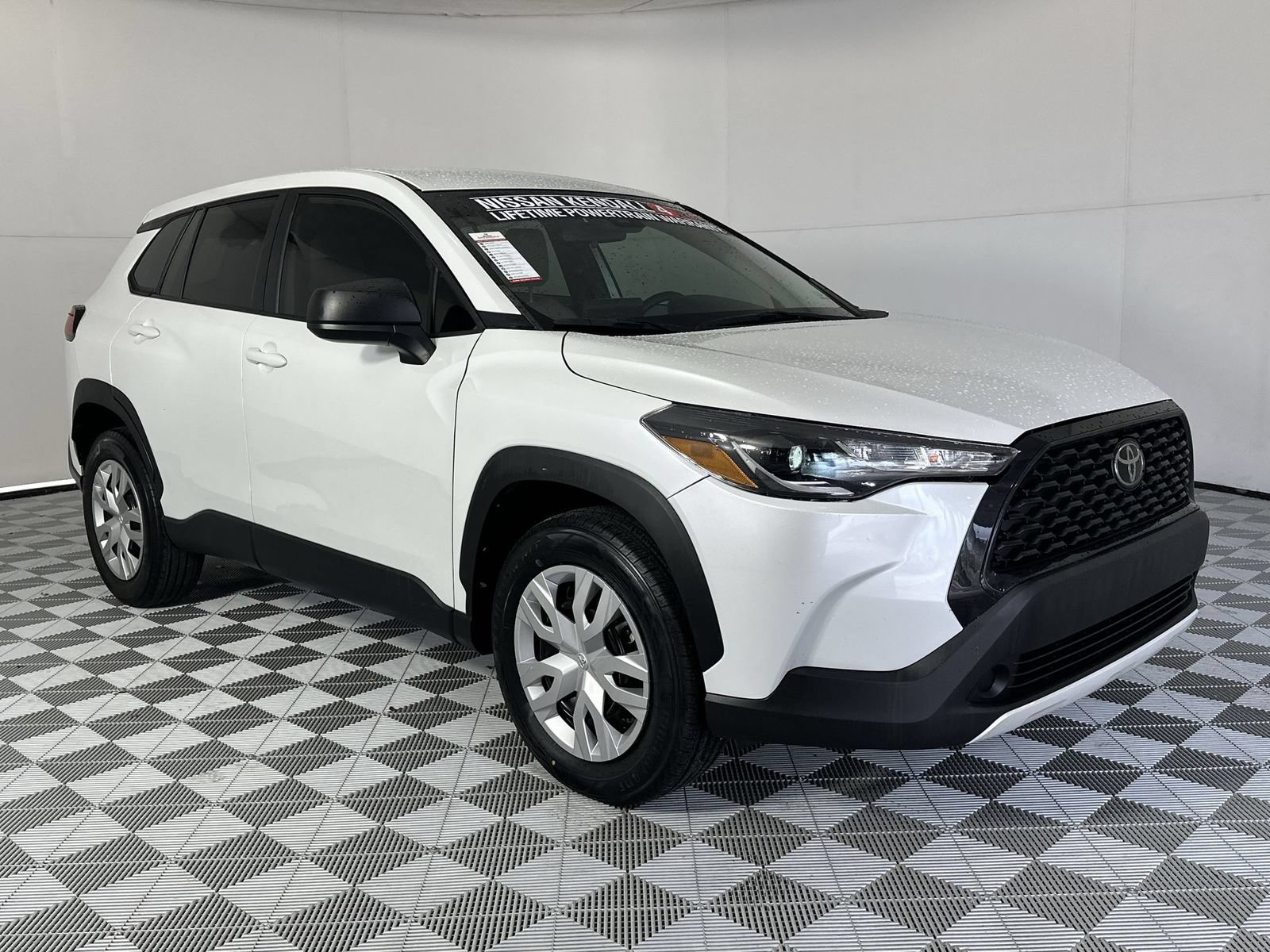 Used 2022 Toyota Corolla Cross L FWD image 2