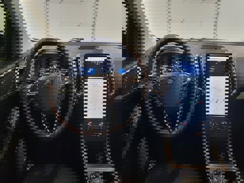 Used 2022 Ford Edge SEL w/ Sport Appearance Package image 12