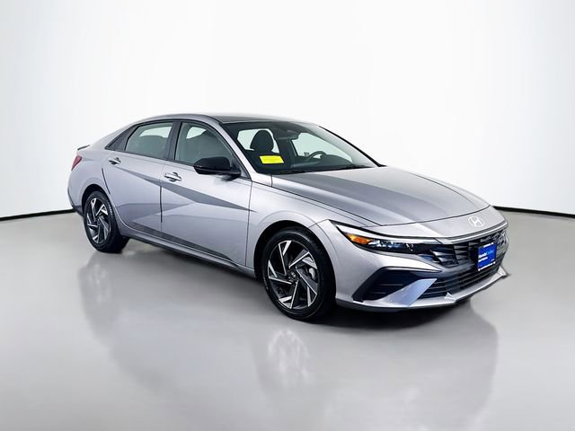 Certified 2025 Hyundai Elantra Sport FWD image 10