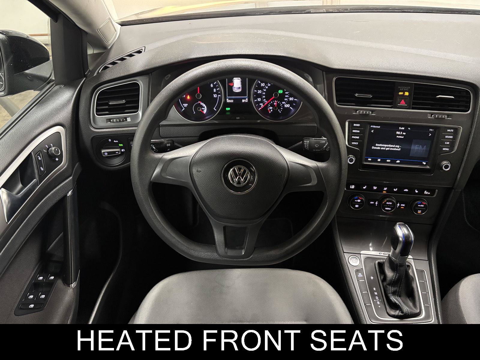 Used 2016 Volkswagen e-Golf SE w/ DC Fast Charging Package FWD image 2