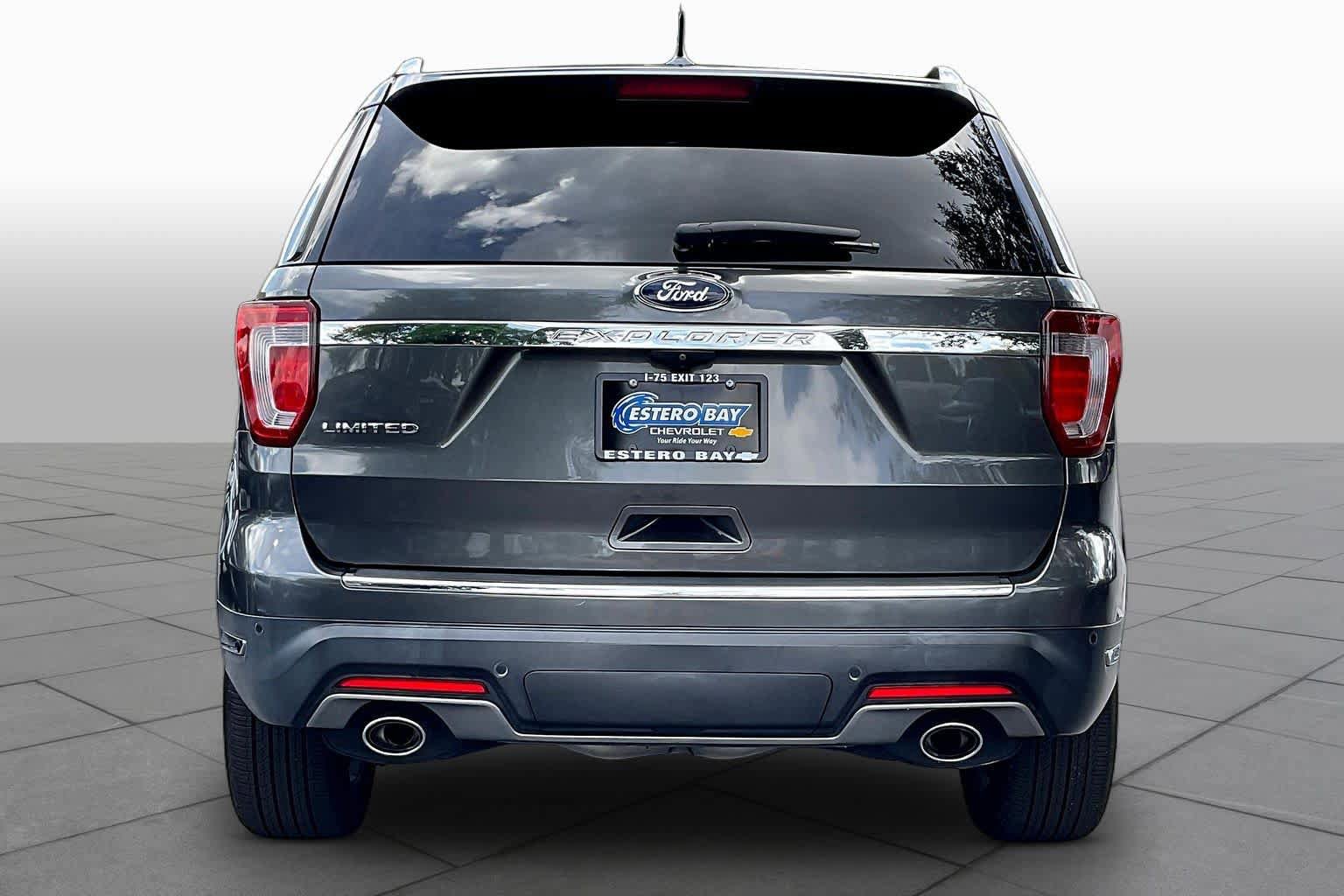 Used 2018 Ford Explorer Limited w/ Ford Safe & Smart Package image 5