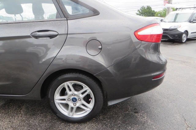 Used 2019 Ford Fiesta SE image 38