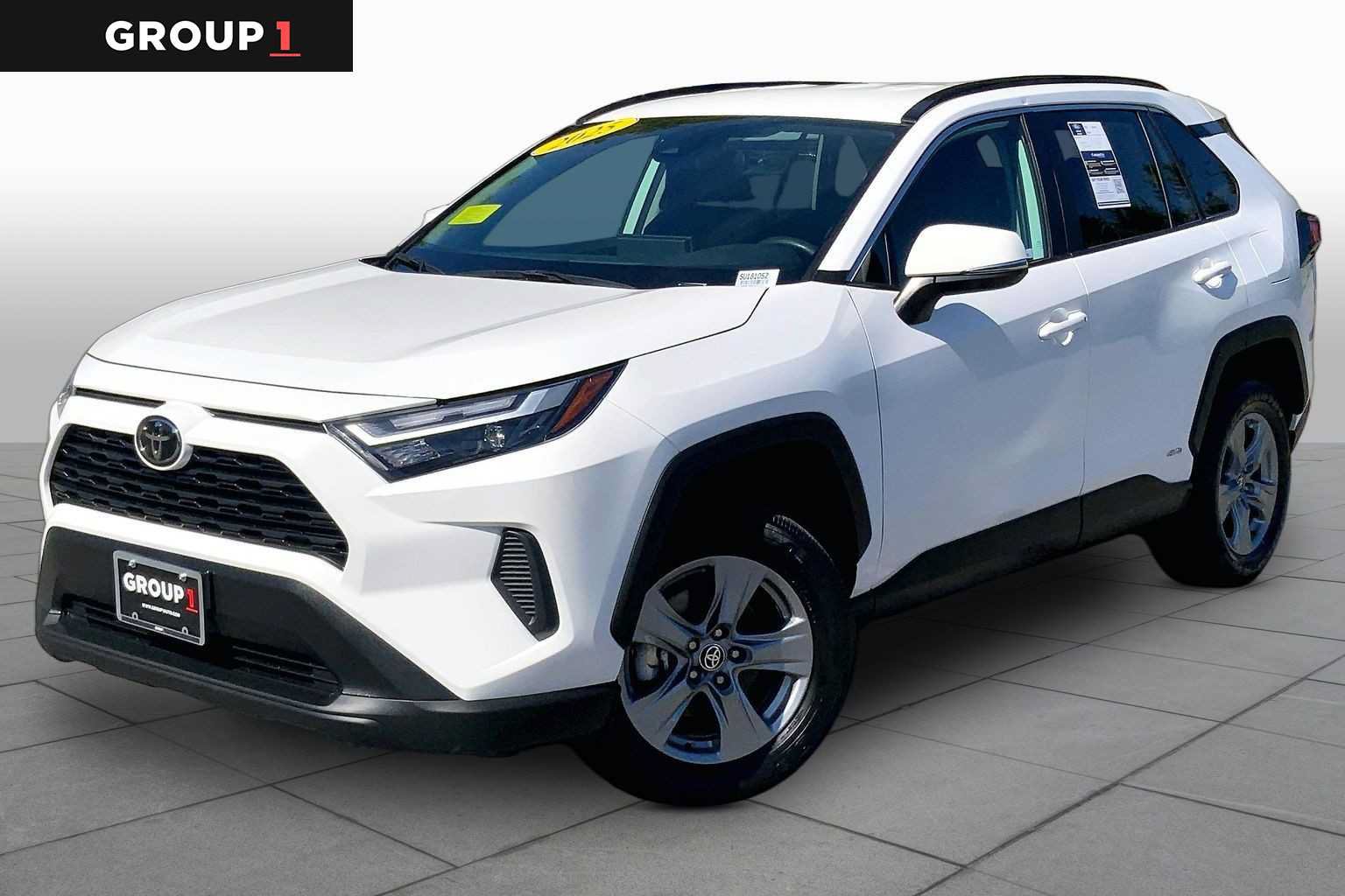 Certified 2025 Toyota RAV4 XLE AWD/4WD image 1