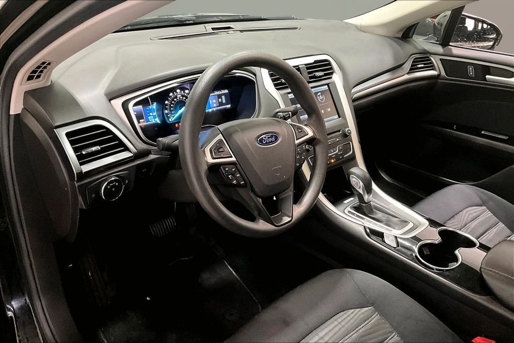 Used 2016 Ford Fusion SE image 17