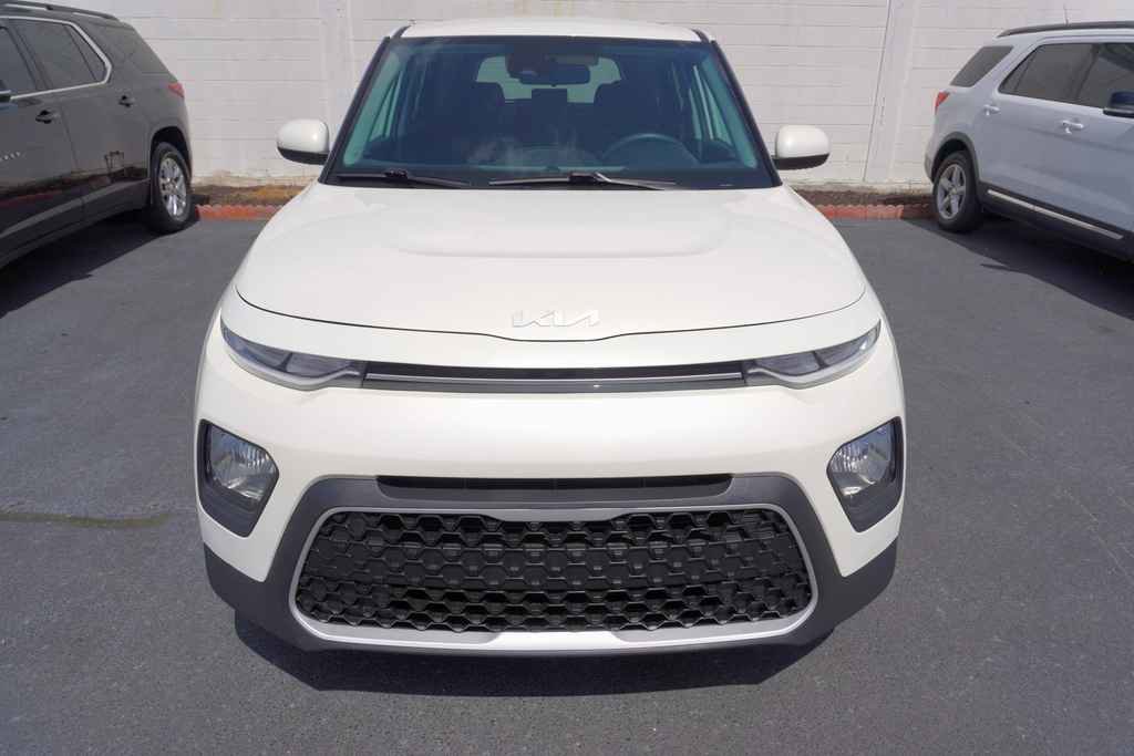 Used 2022 Kia Soul LX w/ Technology Package FWD image 3