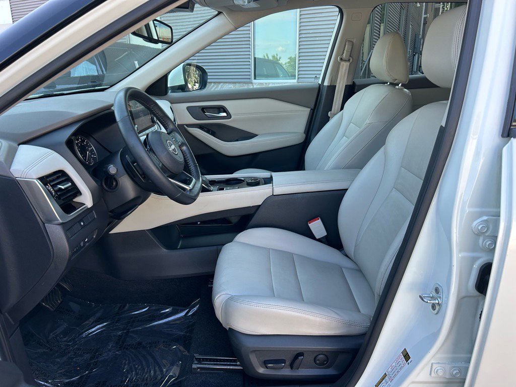 Used 2023 Nissan Rogue SL image 13