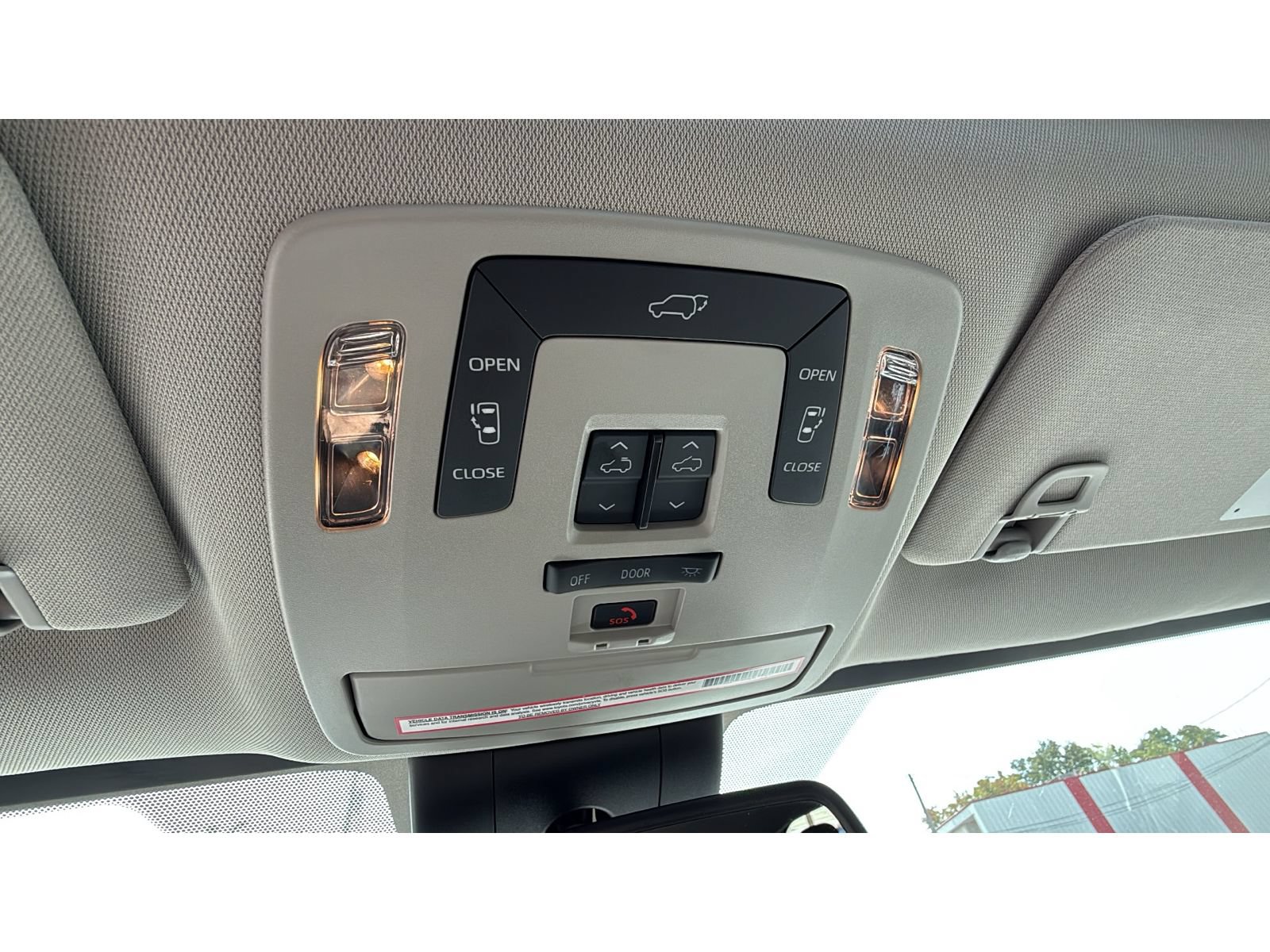 Certified 2024 Toyota Sienna XLE FWD image 27