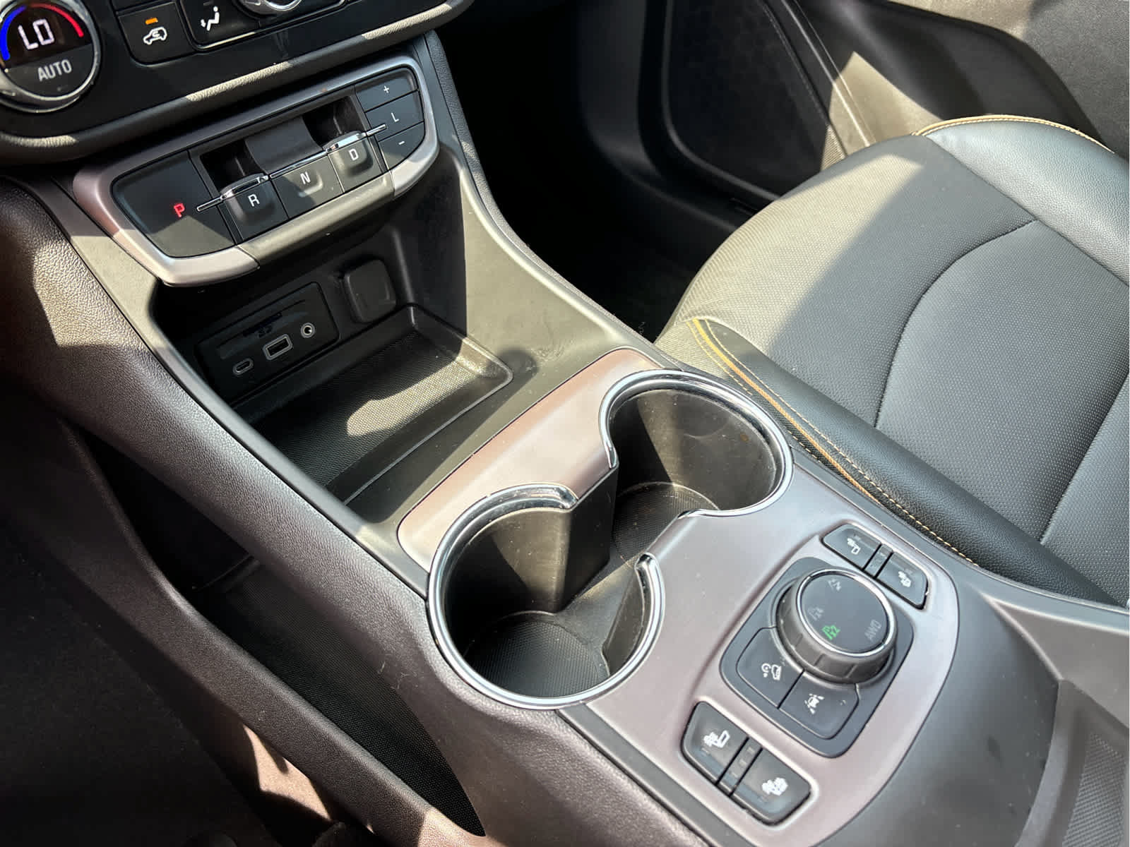 Certified 2024 GMC Terrain AT4 AWD/4WD image 17