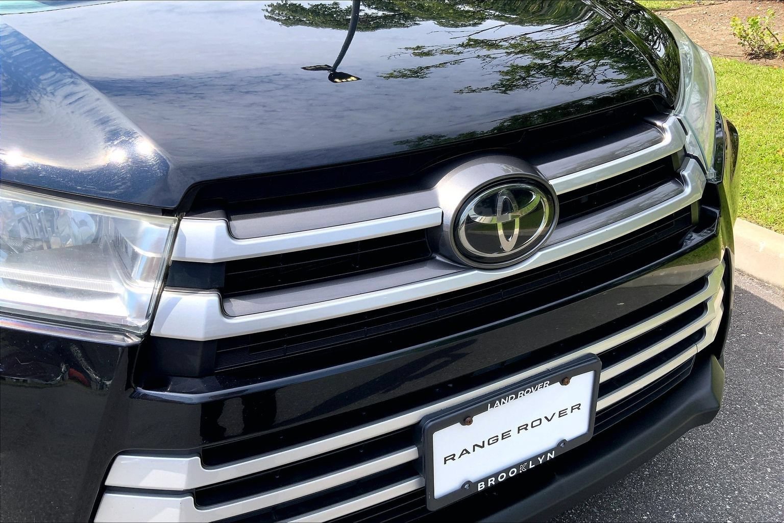 Used 2019 Toyota Highlander XLE AWD/4WD image 29