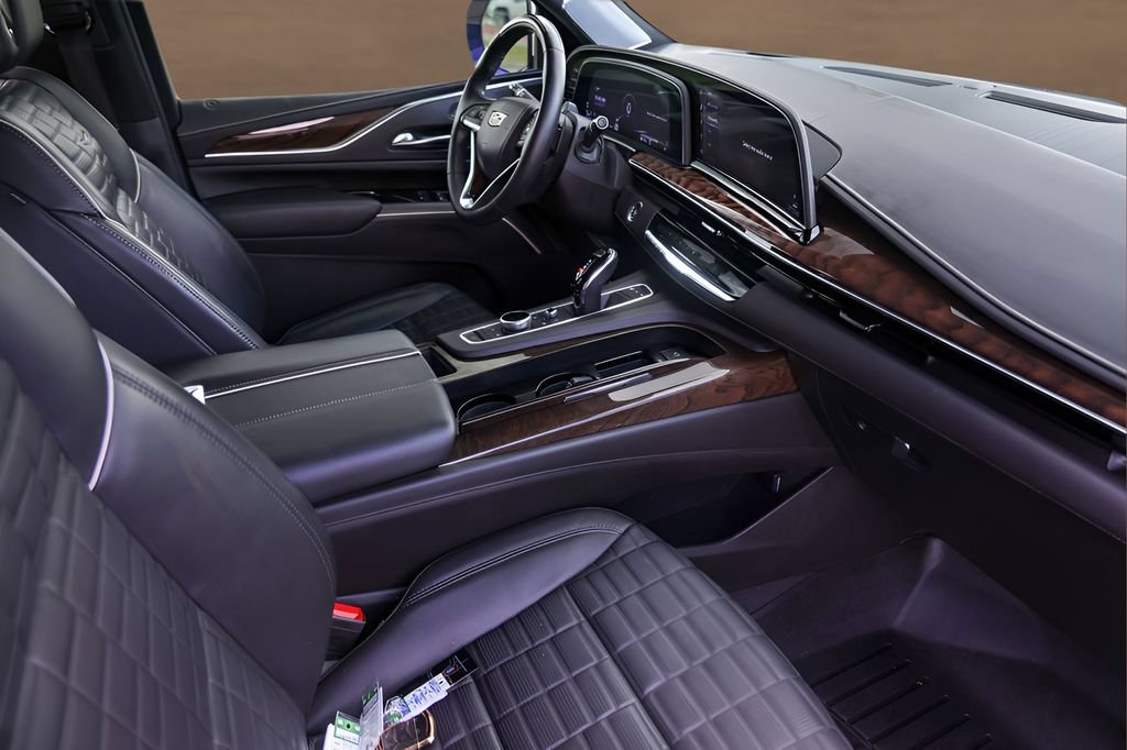 Used 2022 Cadillac Escalade Sport Platinum AWD/4WD image 33