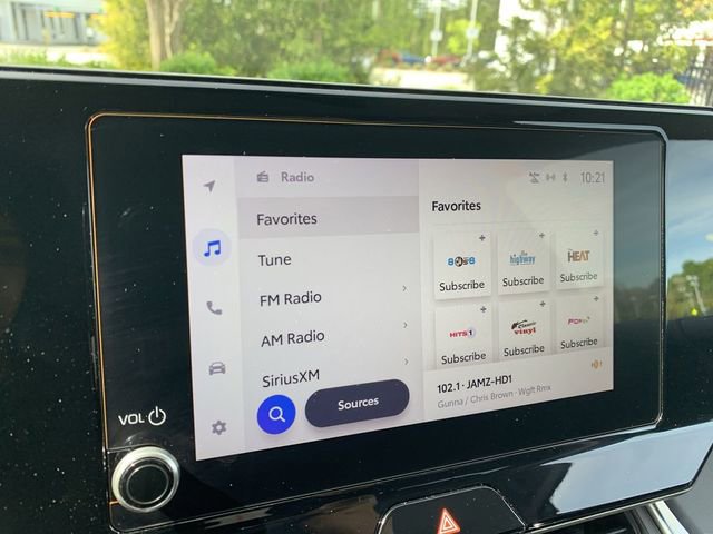 Certified 2023 Toyota Venza LE image 24