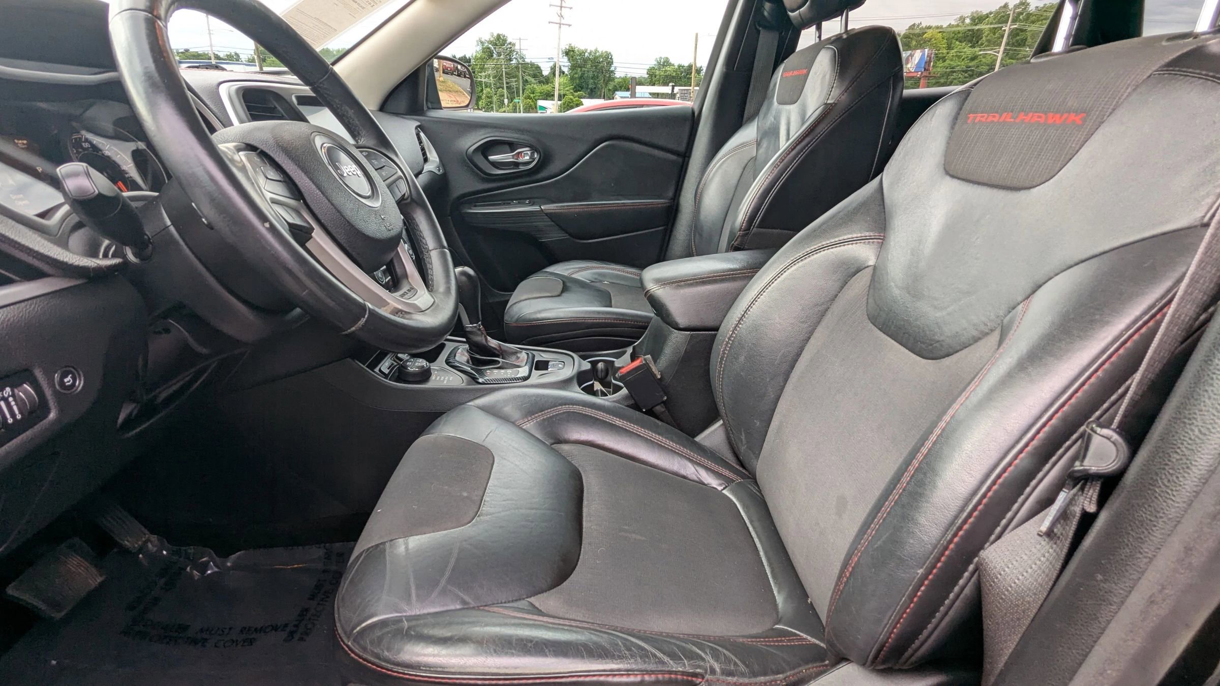 Used 2016 Jeep Cherokee Trailhawk w/ Comfort/Convenience Group AWD/4WD image 14