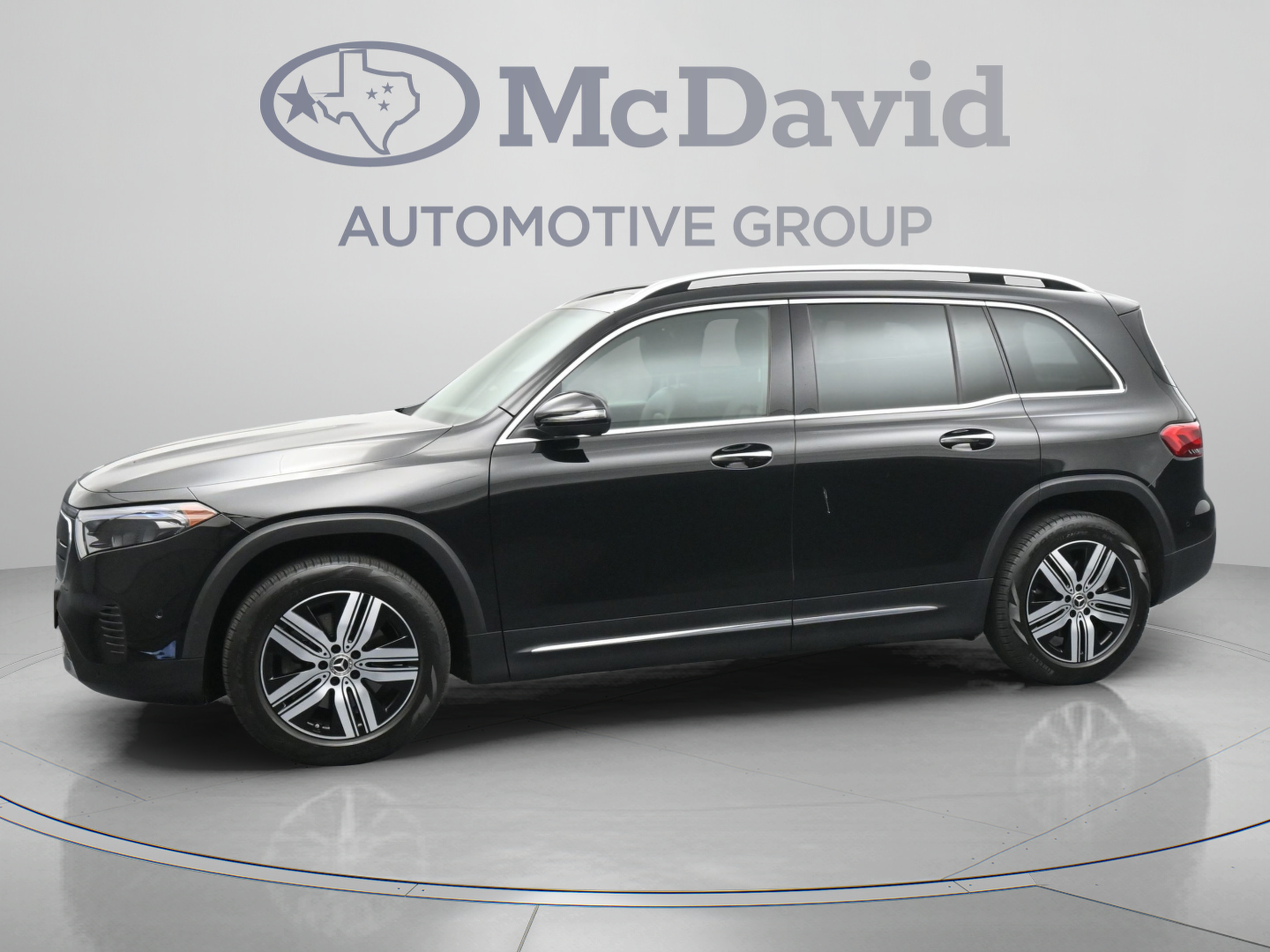 Used 2023 Mercedes-Benz EQB 300 4MATIC image 5
