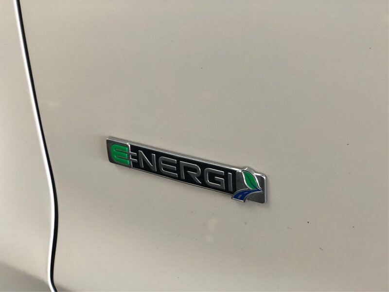 Used 2018 Ford Fusion Energi Titanium FWD image 22