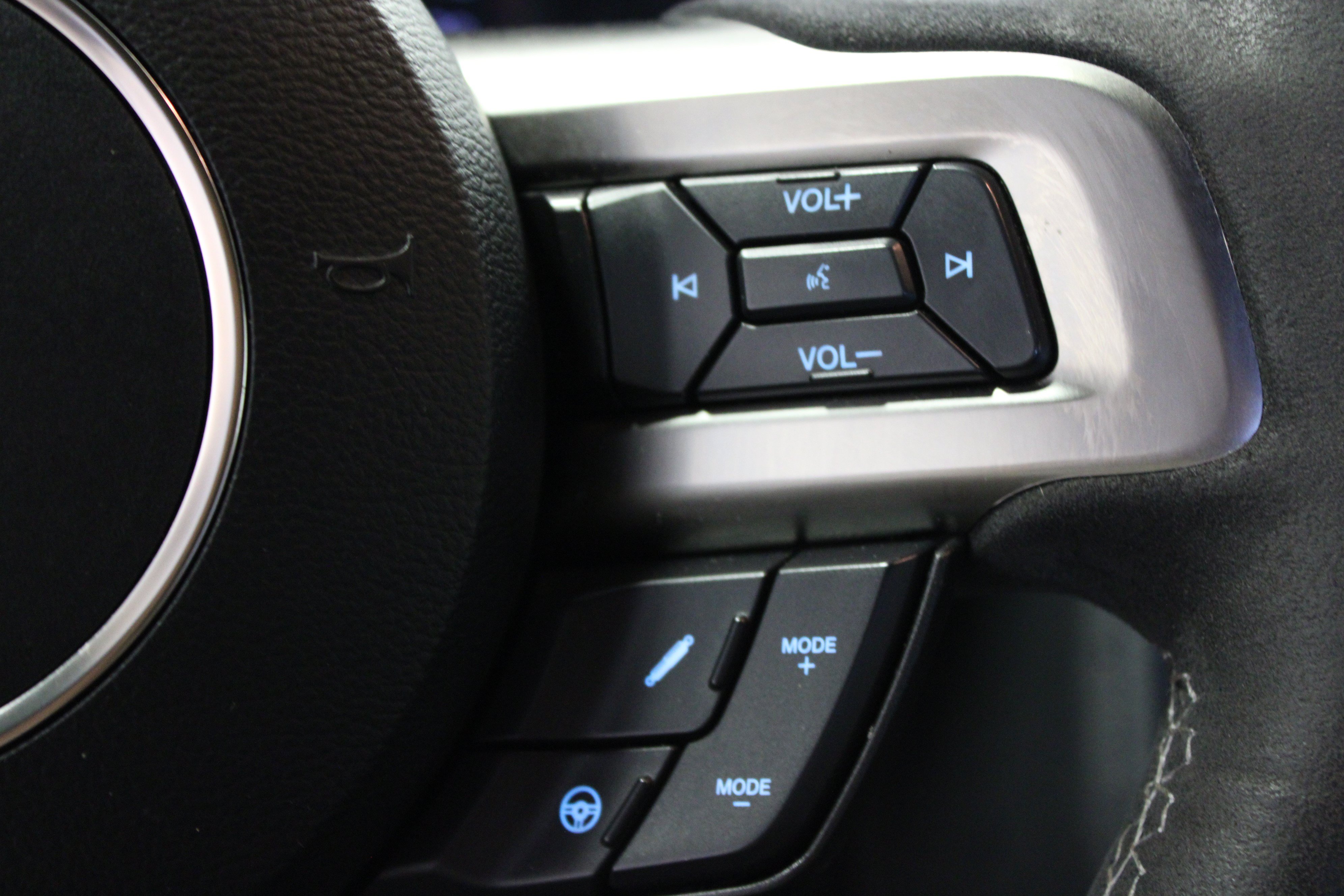 Used 2019 Ford Mustang Shelby GT350 w/ Technology Package RWD image 19
