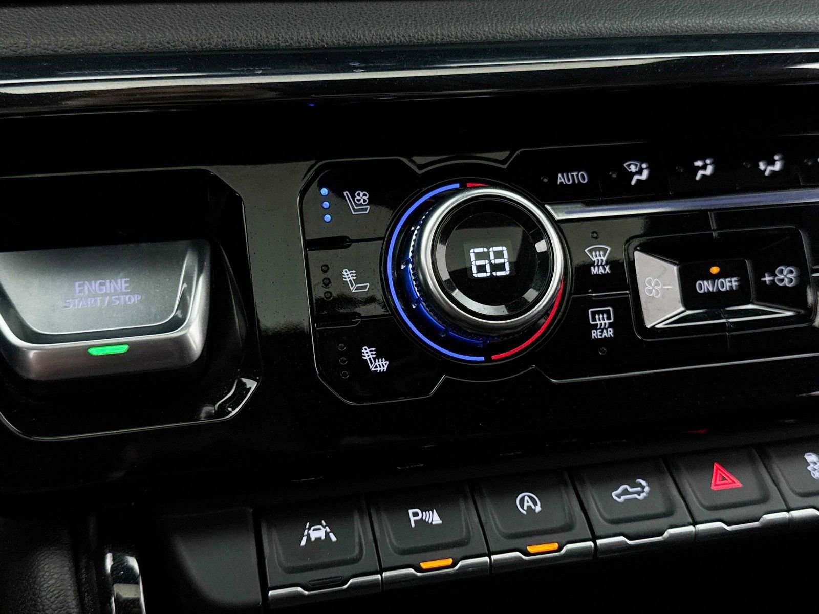 Used 2023 GMC Sierra 1500 AT4 w/ AT4 Preferred Package image 26