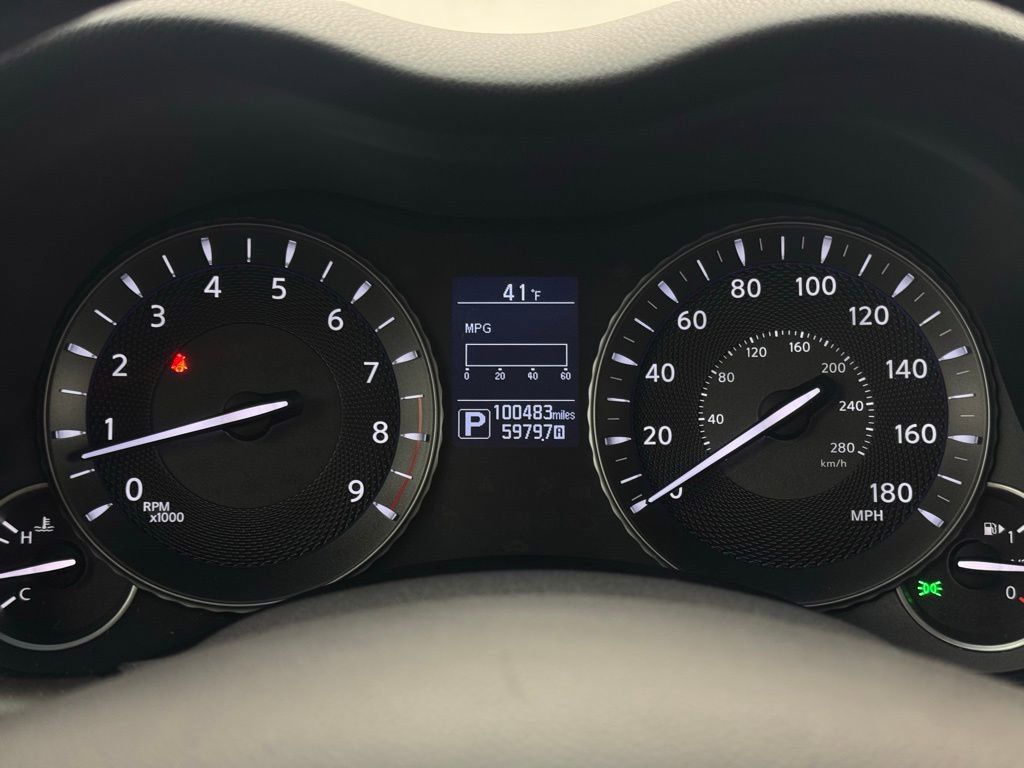 Used 2017 INFINITI Q70 L 3.7 image 22