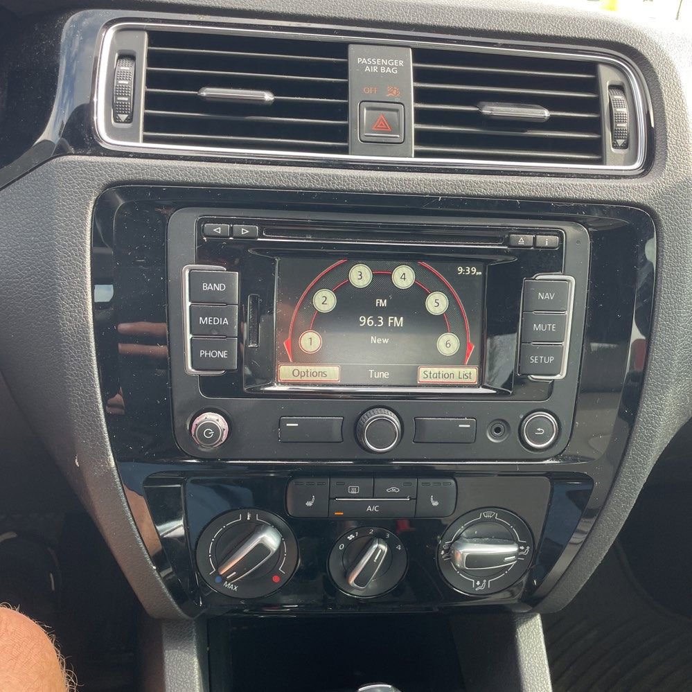 Used 2015 Volkswagen Jetta Sport image 11