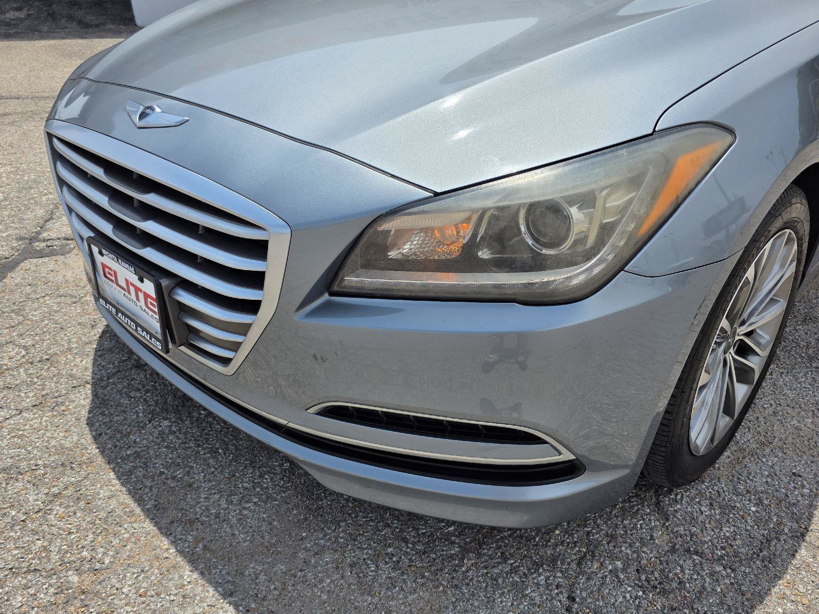 Used 2015 Hyundai Genesis 3.8 w/ Option Group 02 RWD image 43