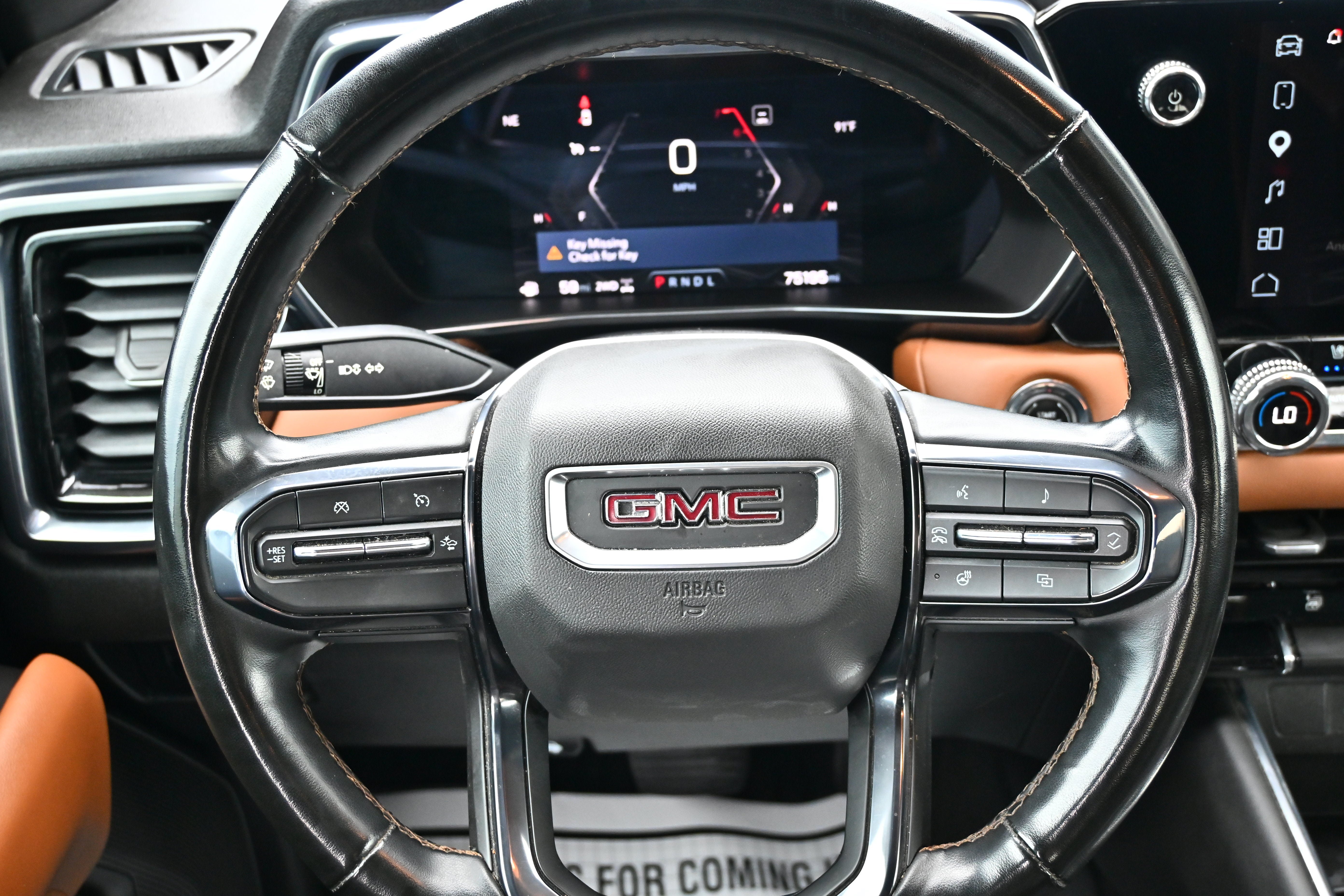 Used 2023 GMC Canyon AT4 w/ AT4 Premium Package AWD/4WD image 17