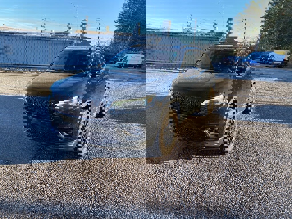 Used 2023 Jeep Cherokee Altitude Lux