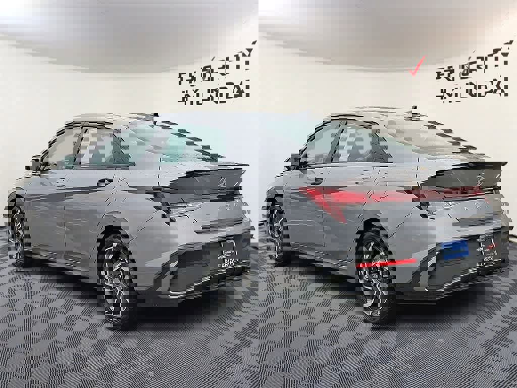 Certified 2025 Hyundai Elantra Sport image 6