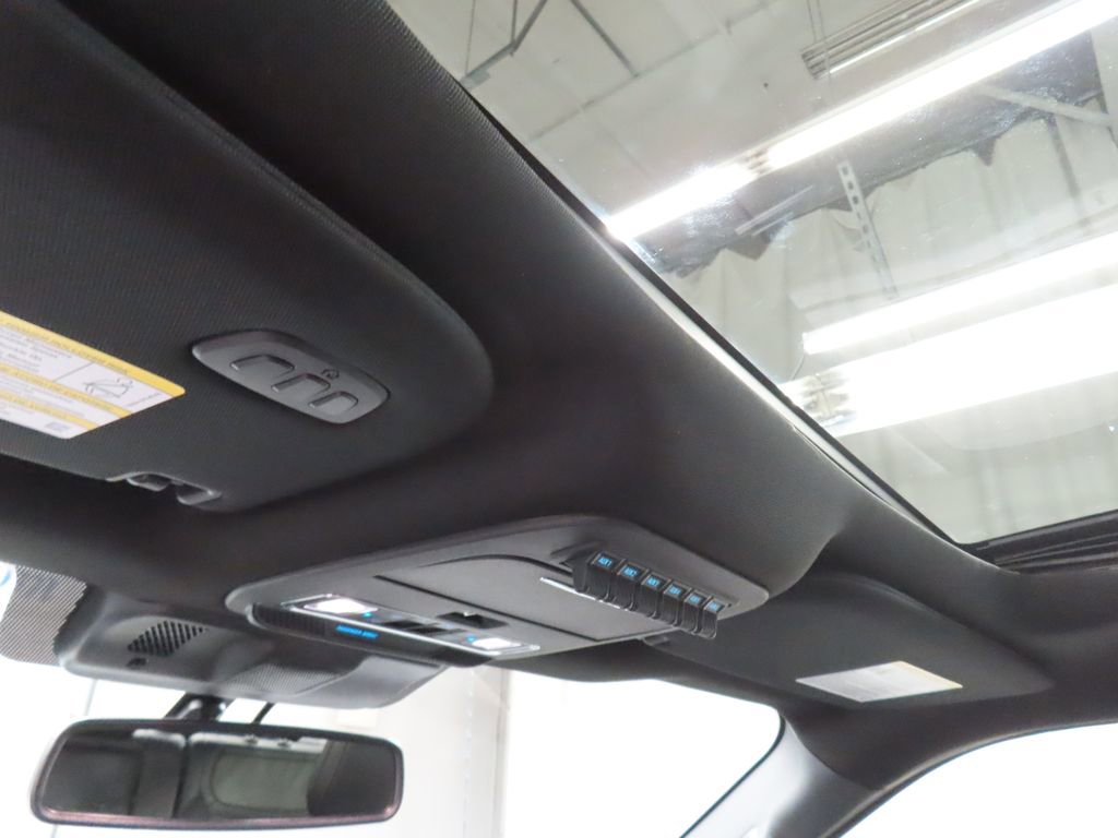 Used 2025 Ford F150 Raptor image 34