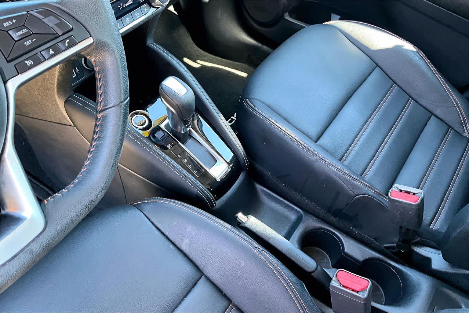 Used 2019 Nissan Kicks SR w/ SR Premium Package FWD image 14