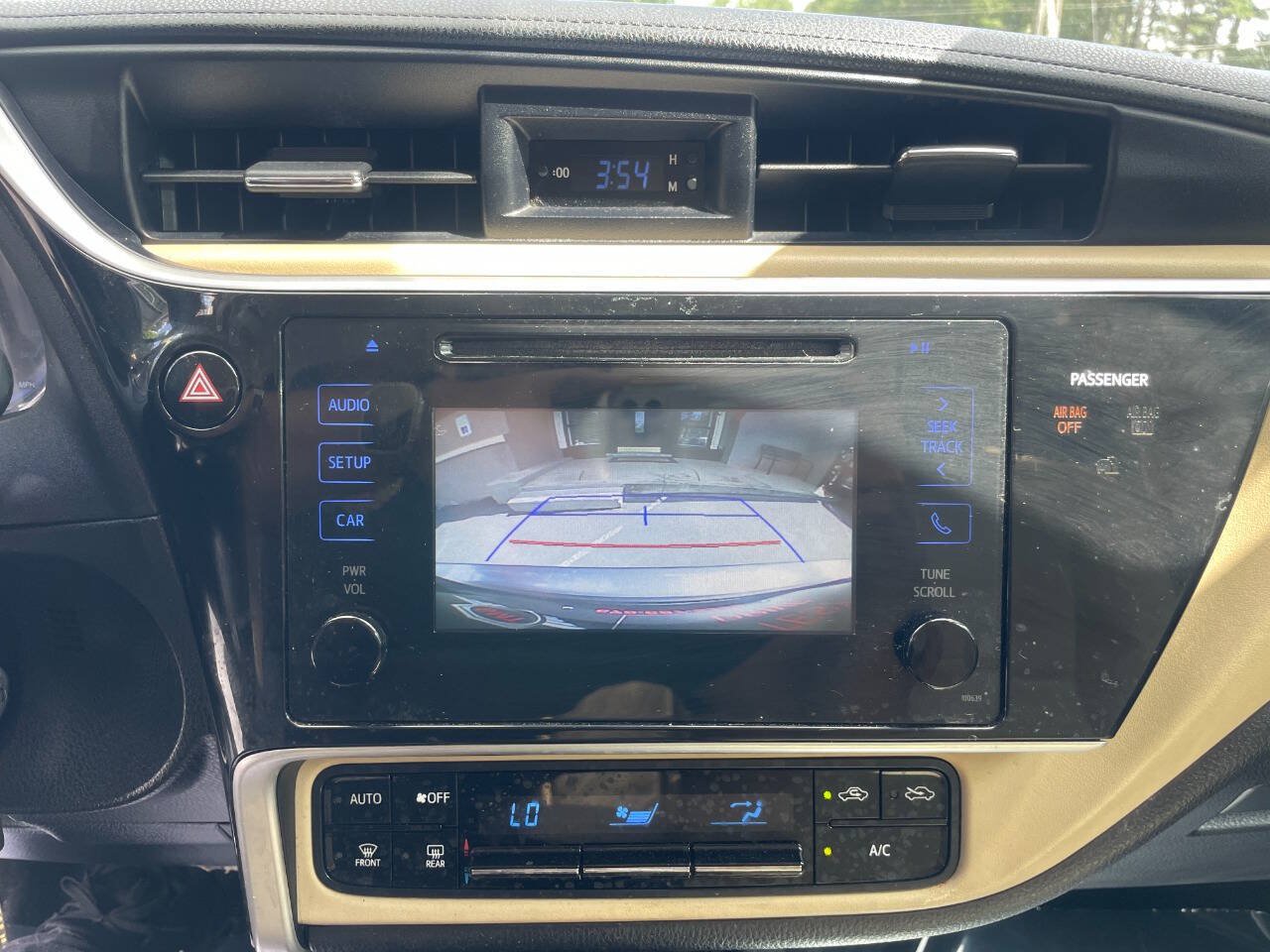 Used 2017 Toyota Corolla LE FWD image 15