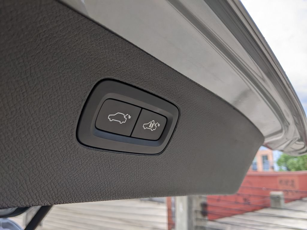 Certified 2025 Volvo XC90 T8 Plus w/ Protection Package Premier AWD/4WD image 28