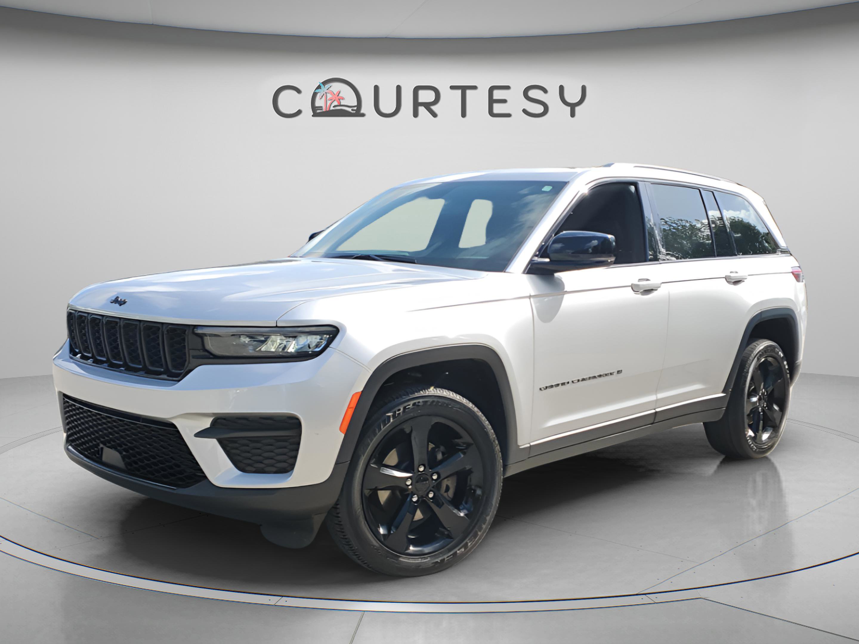 Certified 2024 Jeep Grand Cherokee Altitude image 1
