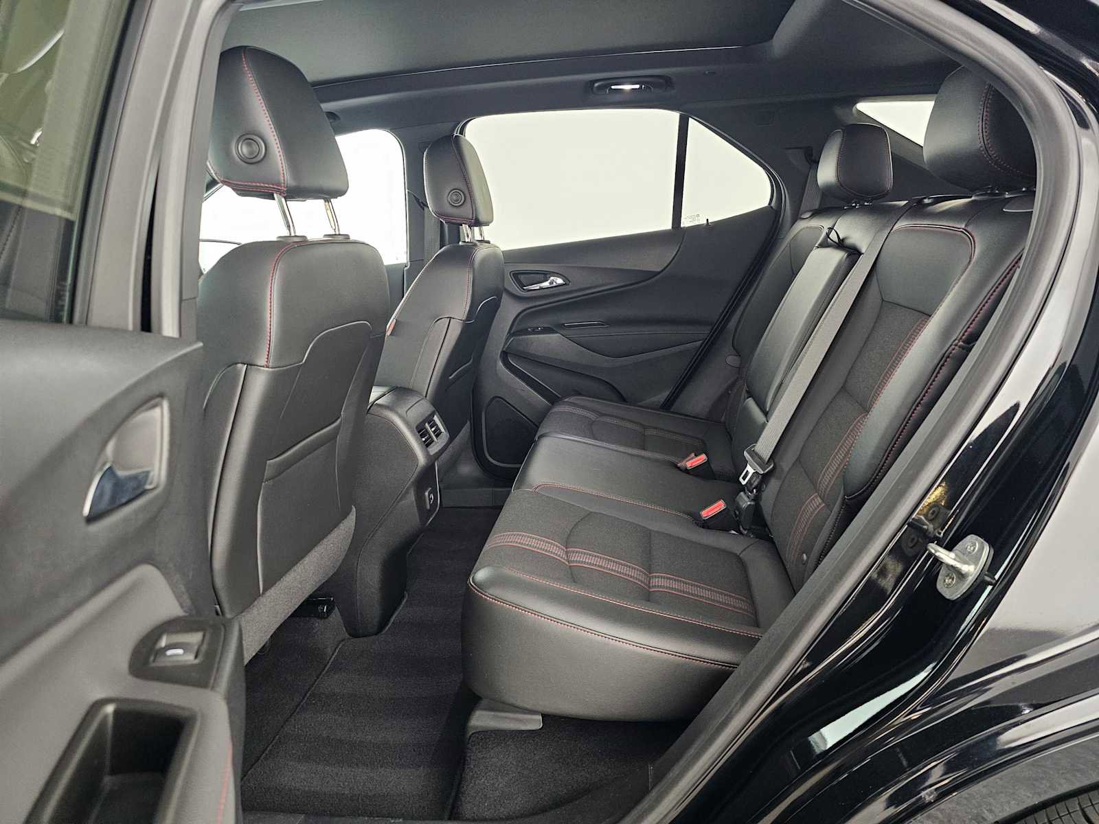 Used 2023 Chevrolet Equinox RS image 16