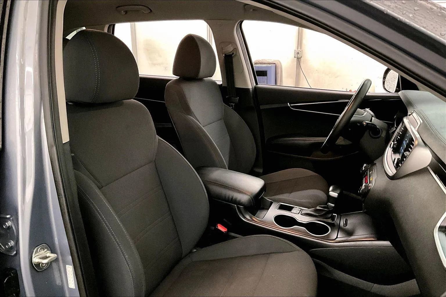 Used 2020 Kia Sorento S image 8