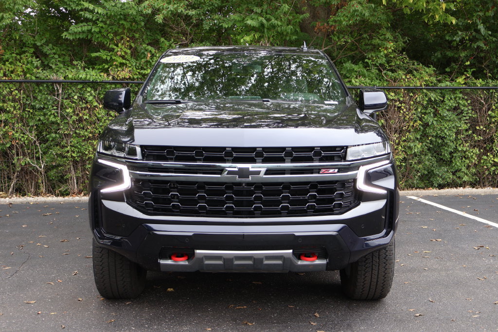 Used 2022 Chevrolet Tahoe Z71 w/ Luxury Package AWD/4WD image 2
