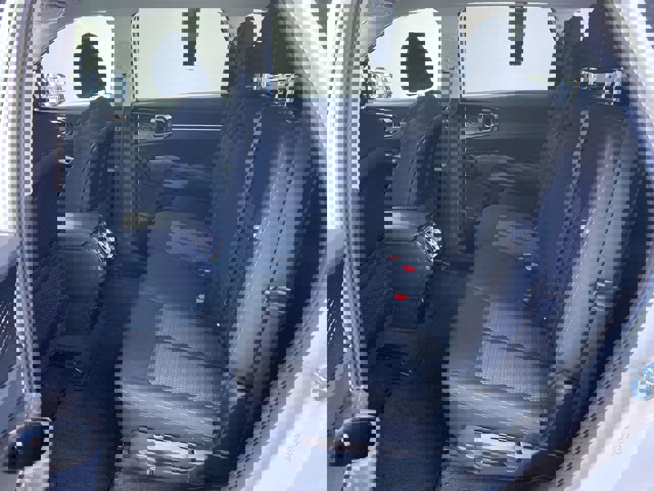 Certified 2025 Kia Sorento LX image 32