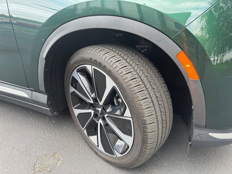 Used 2023 VinFast VF 8 Plus AWD/4WD image 24