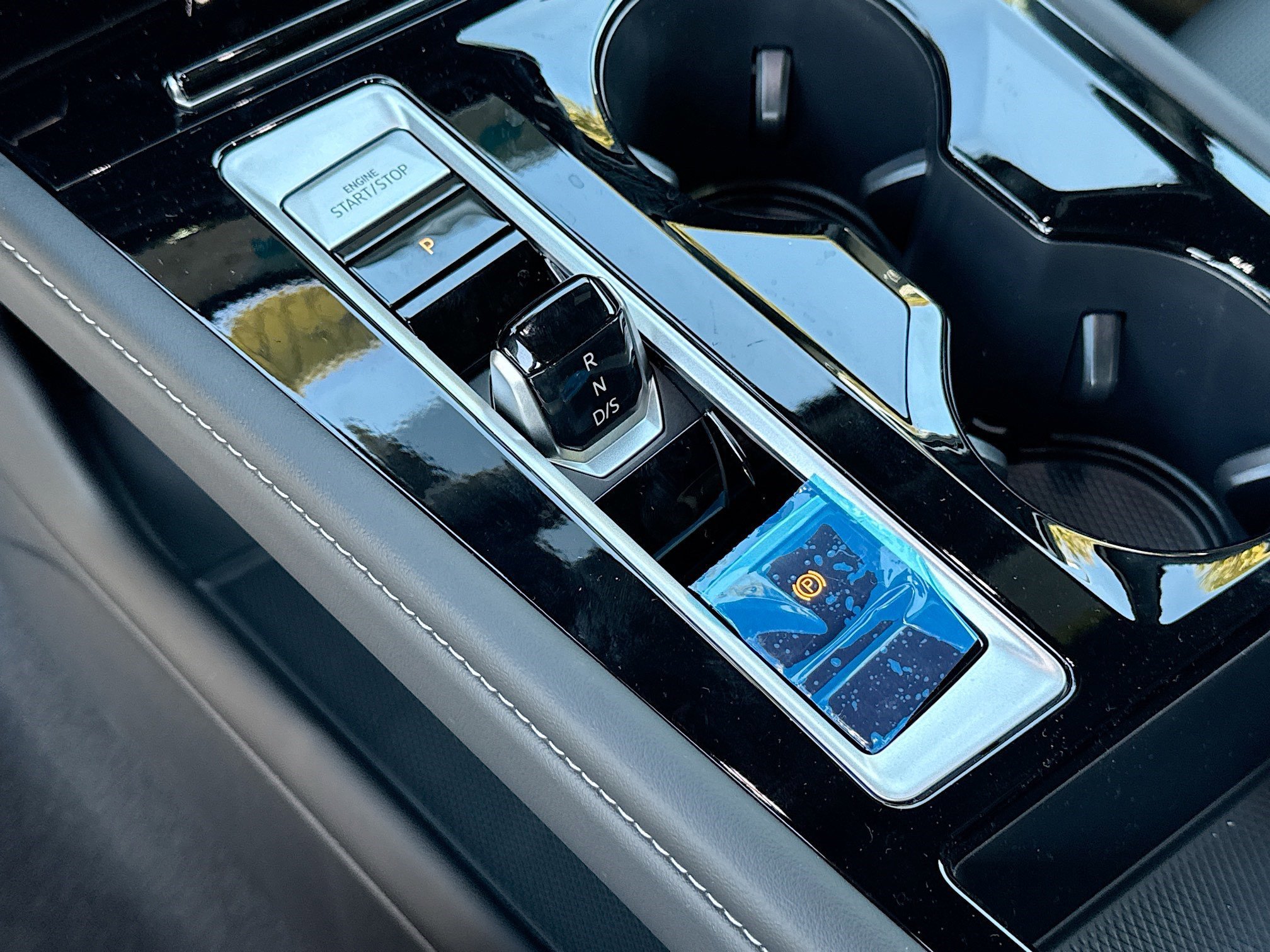 New 2025 Volkswagen Atlas Cross Sport SEL Premium R-Line image 12