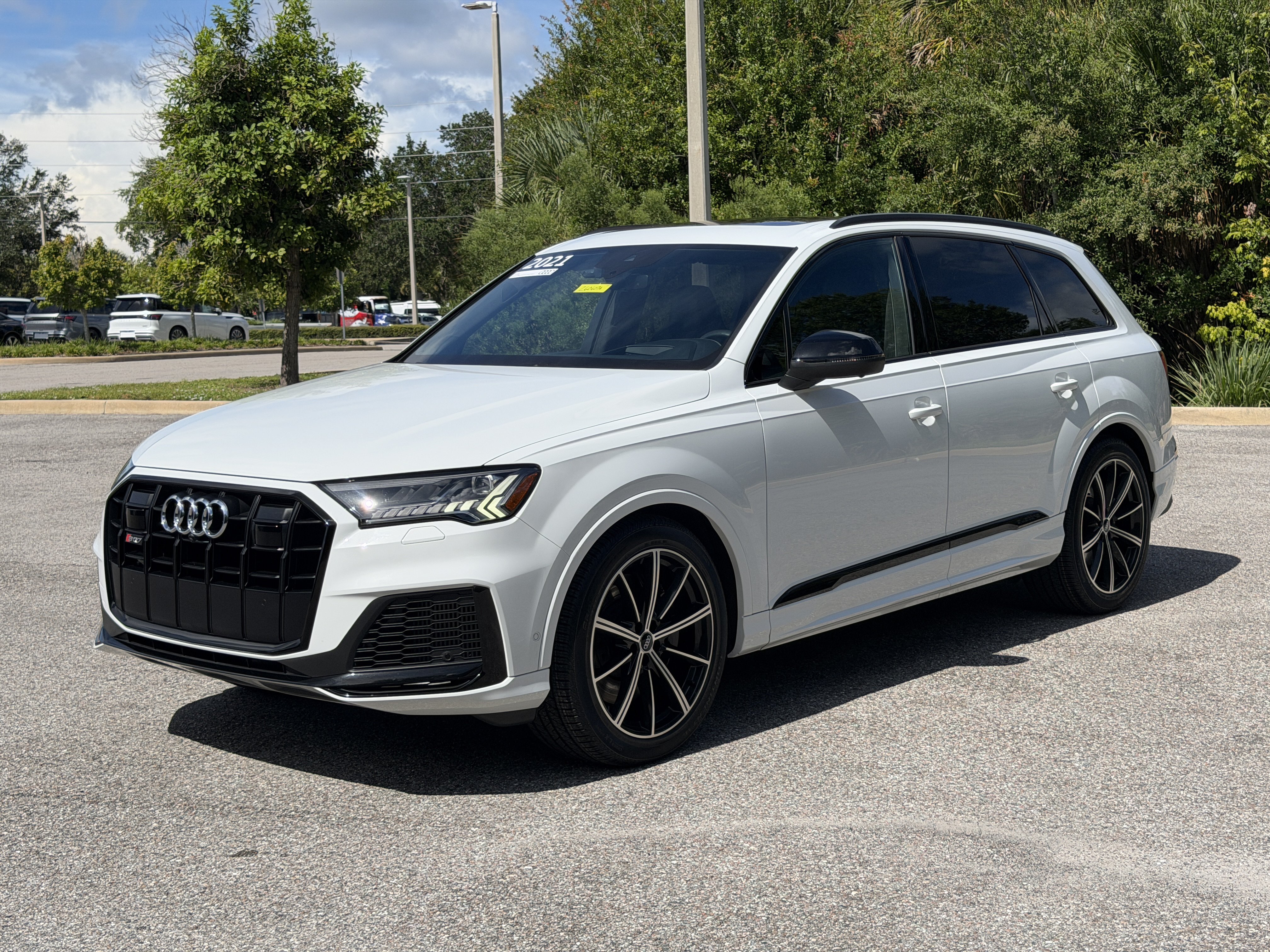 Used 2021 Audi SQ7 Prestige AWD/4WD image 3