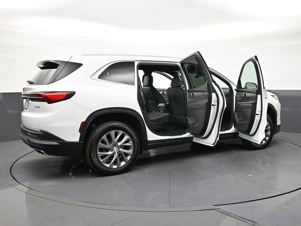 Used 2026 Buick Enclave Preferred w/ Power Package image 34
