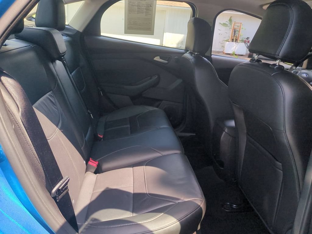 Used 2017 Ford Focus Titanium w/ Titanium Technology Package FWD image 27