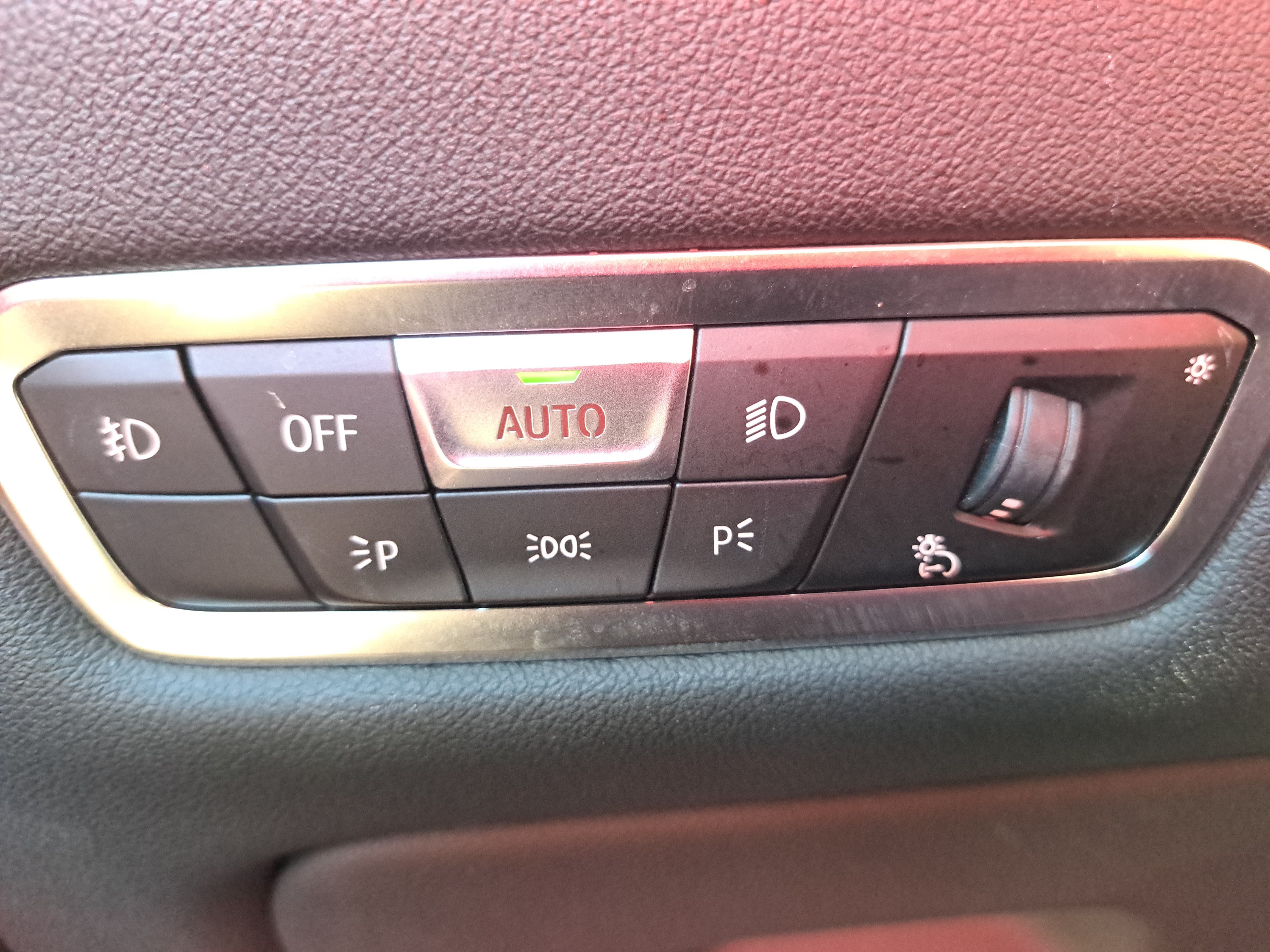 Used 2019 BMW X5 xDrive40i w/ M Sport Package AWD/4WD image 27