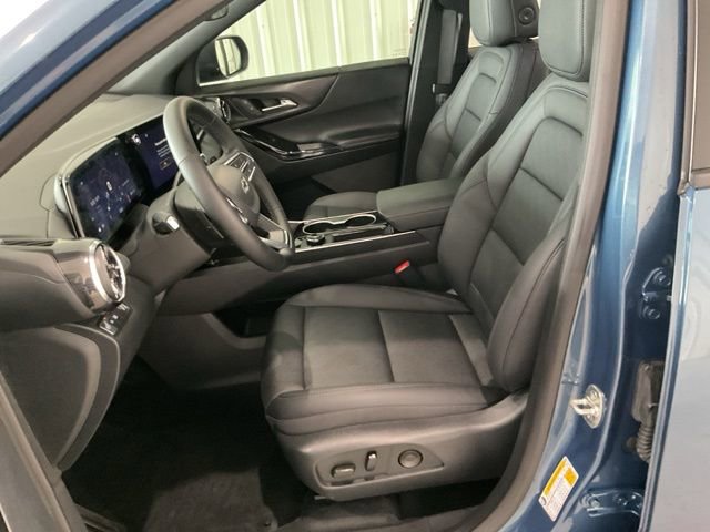 Used 2026 Chevrolet Equinox LT w/ Convenience Package II image 3