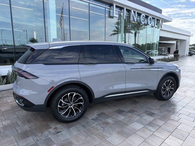 New 2026 Lincoln Nautilus Premier AWD/4WD image 2