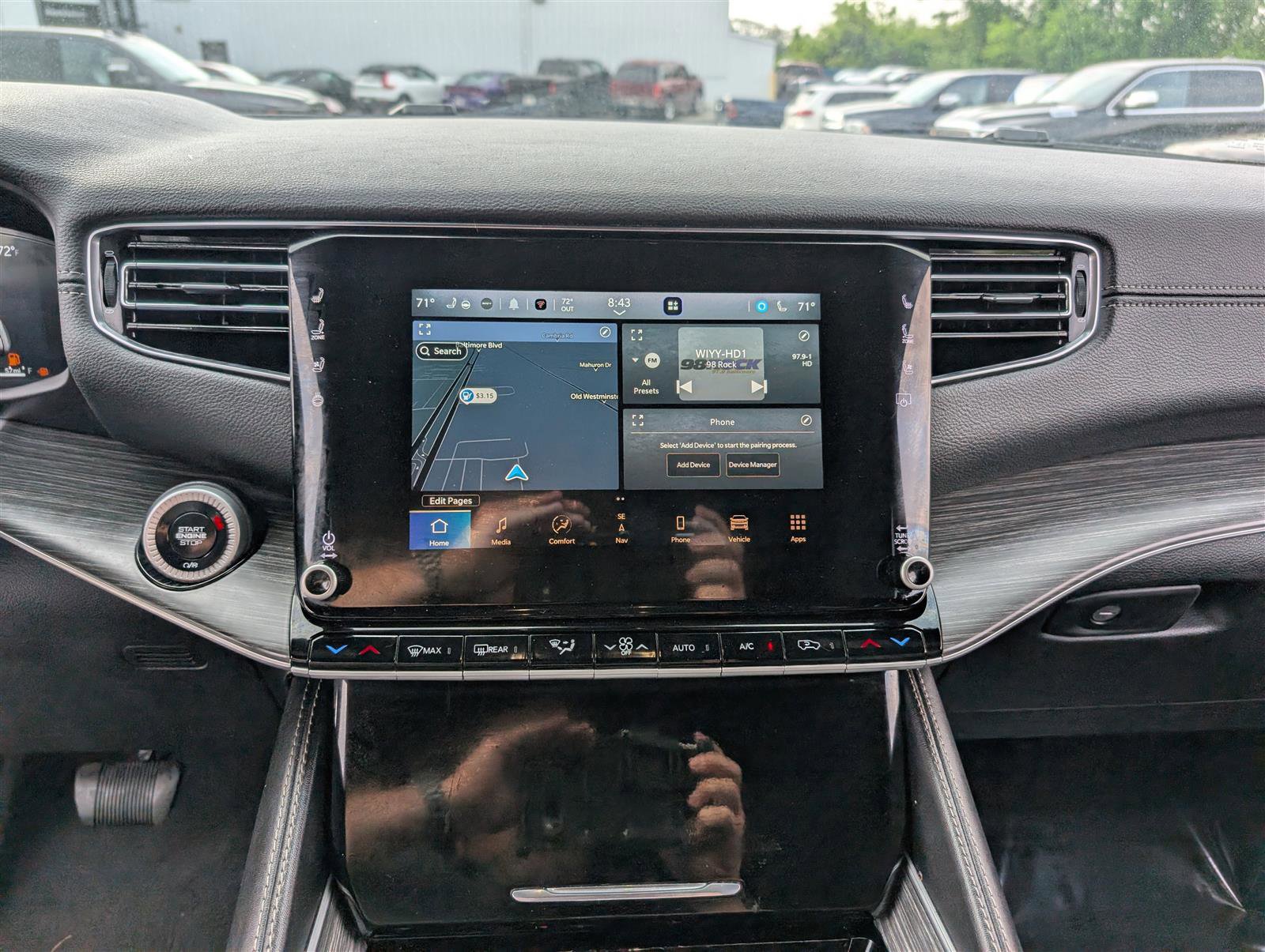 Used 2024 Jeep Wagoneer Series II w/ Flexible Seating Group image 18