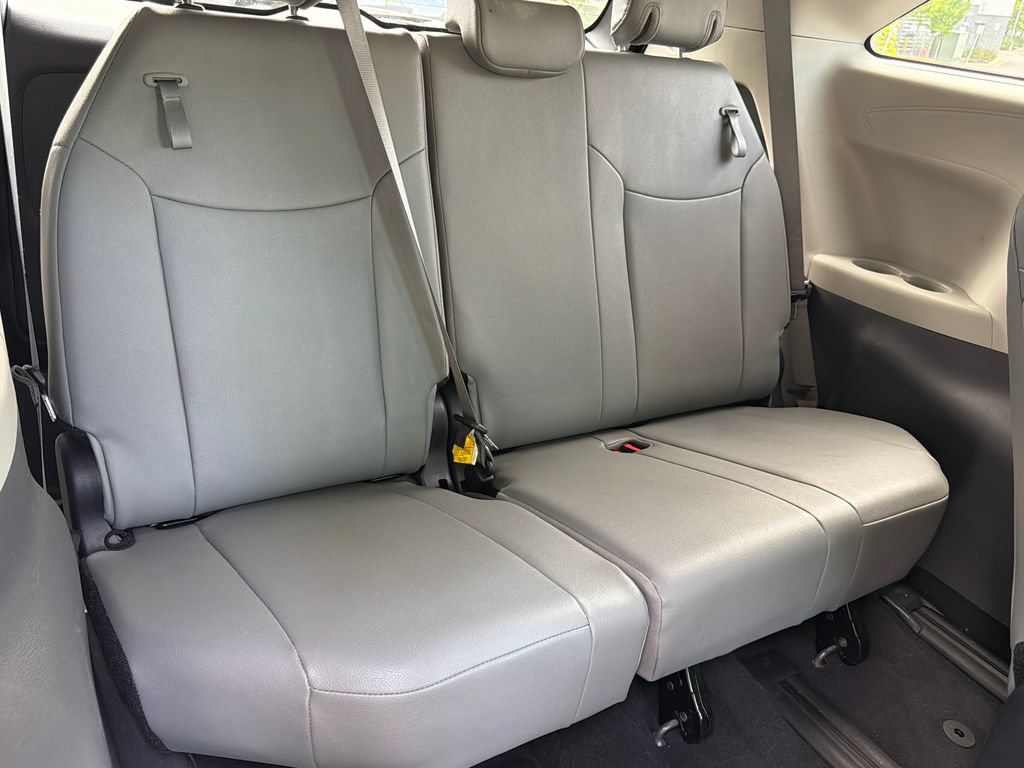 Used 2023 Toyota Sienna XLE AWD/4WD image 16