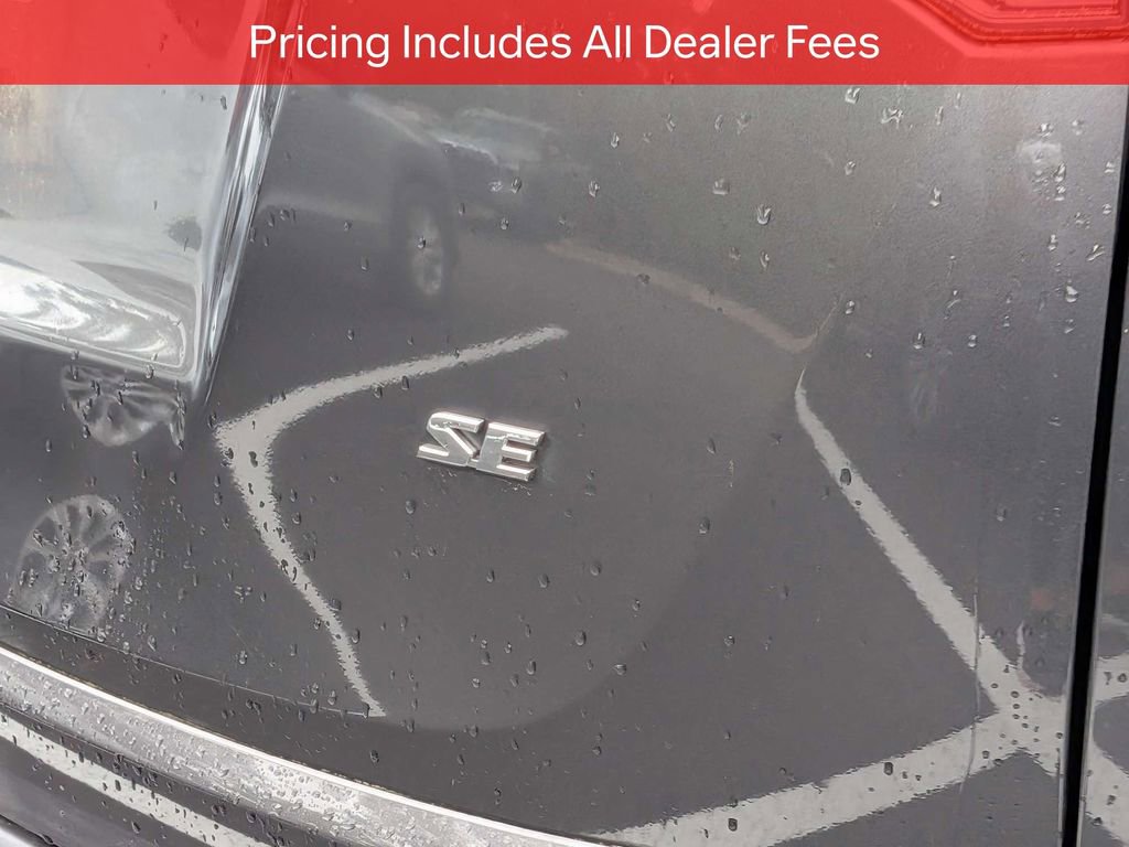 Used 2016 Toyota RAV4 SE FWD image 8
