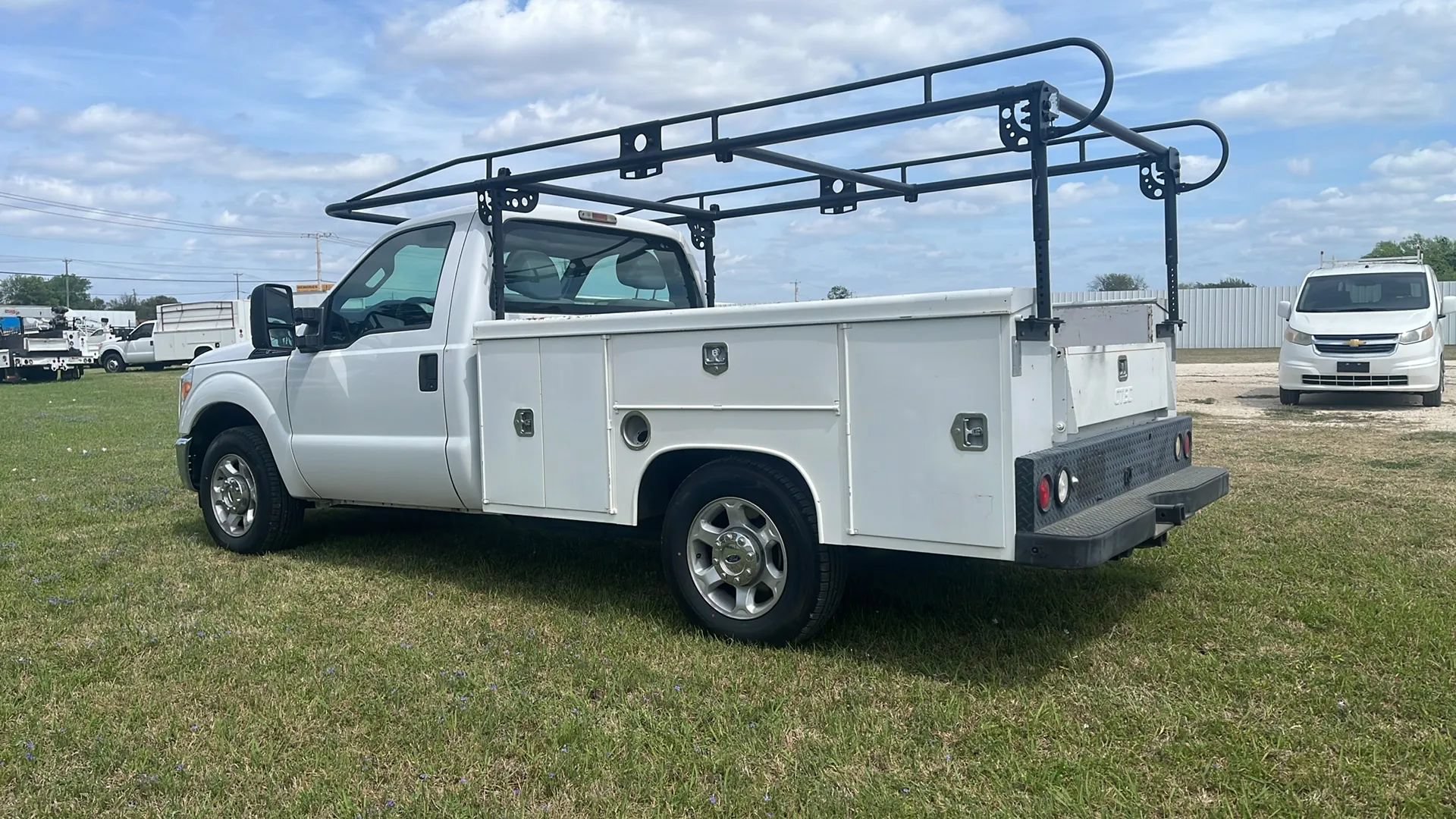 Used 2016 Ford F250 XL w/ XL Appearance Package RWD image 2