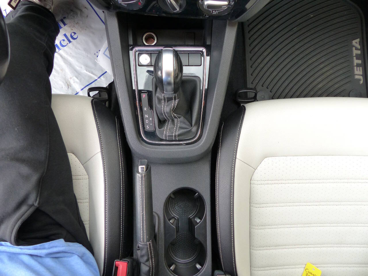 Used 2015 Volkswagen Jetta Sport FWD image 33