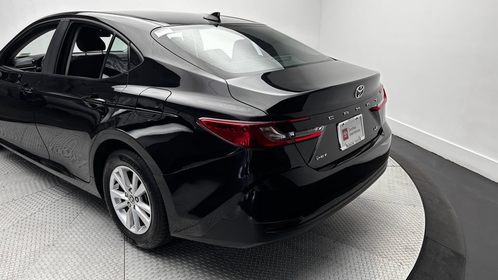 Used 2025 Toyota Camry LE FWD image 9