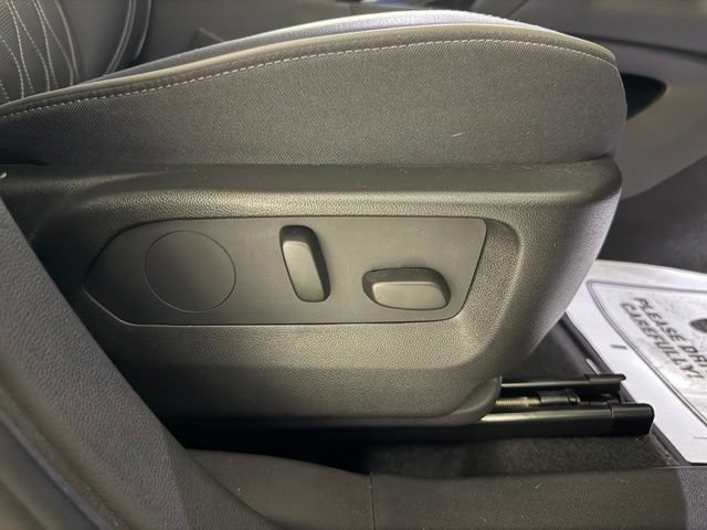 Used 2023 Buick Envision Avenir AWD/4WD image 31